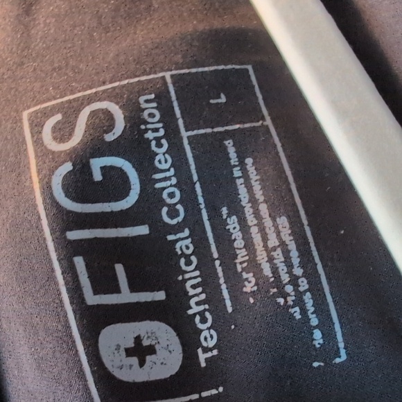 Figs Scrub Set Black Large - Picture 4 of 4